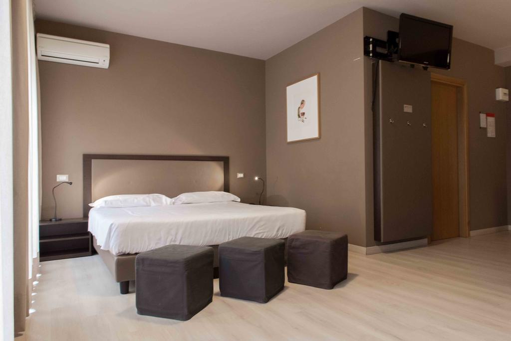M14 & Hotel Padua